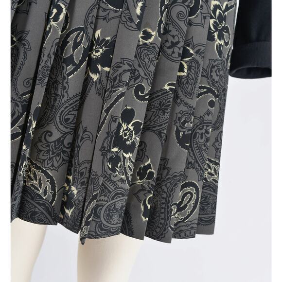 Vintage 90s Gray Pleated Floral and Paisley Academia Schoolgirl Mini Skirt M - Picture 6 of 7